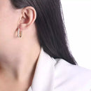 Brinco Splendya de Argola Articulada Cravejada de Zirconias cristal (21MM) com Banho em Ouro